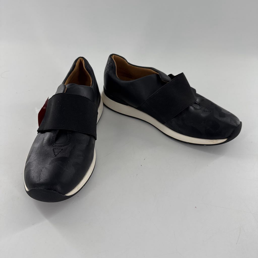 7.5 leather slip-on sneaker