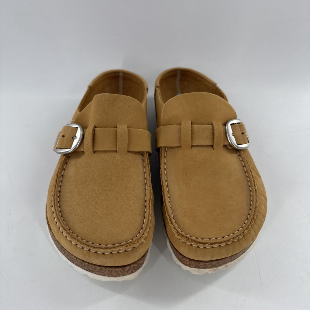 6 buckle clogs