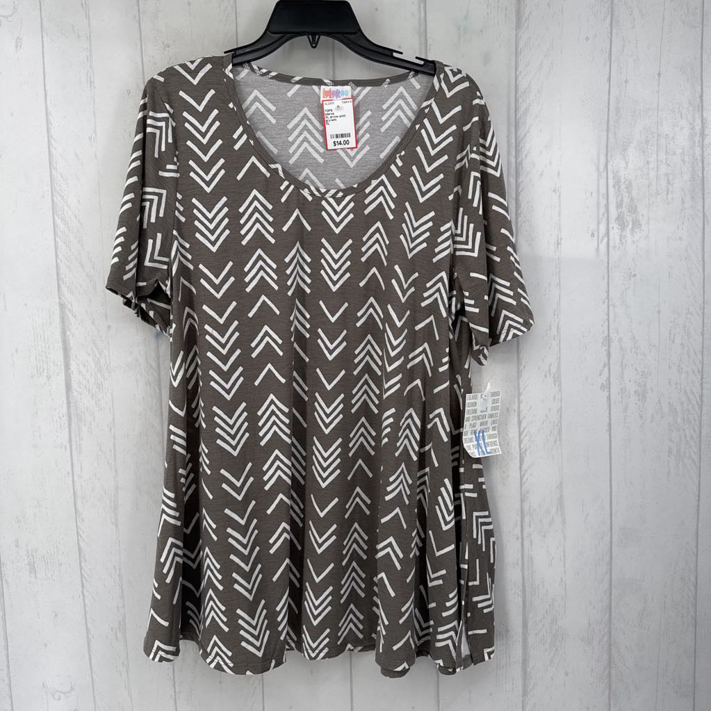 XL arrow print scoop neck s/s tee