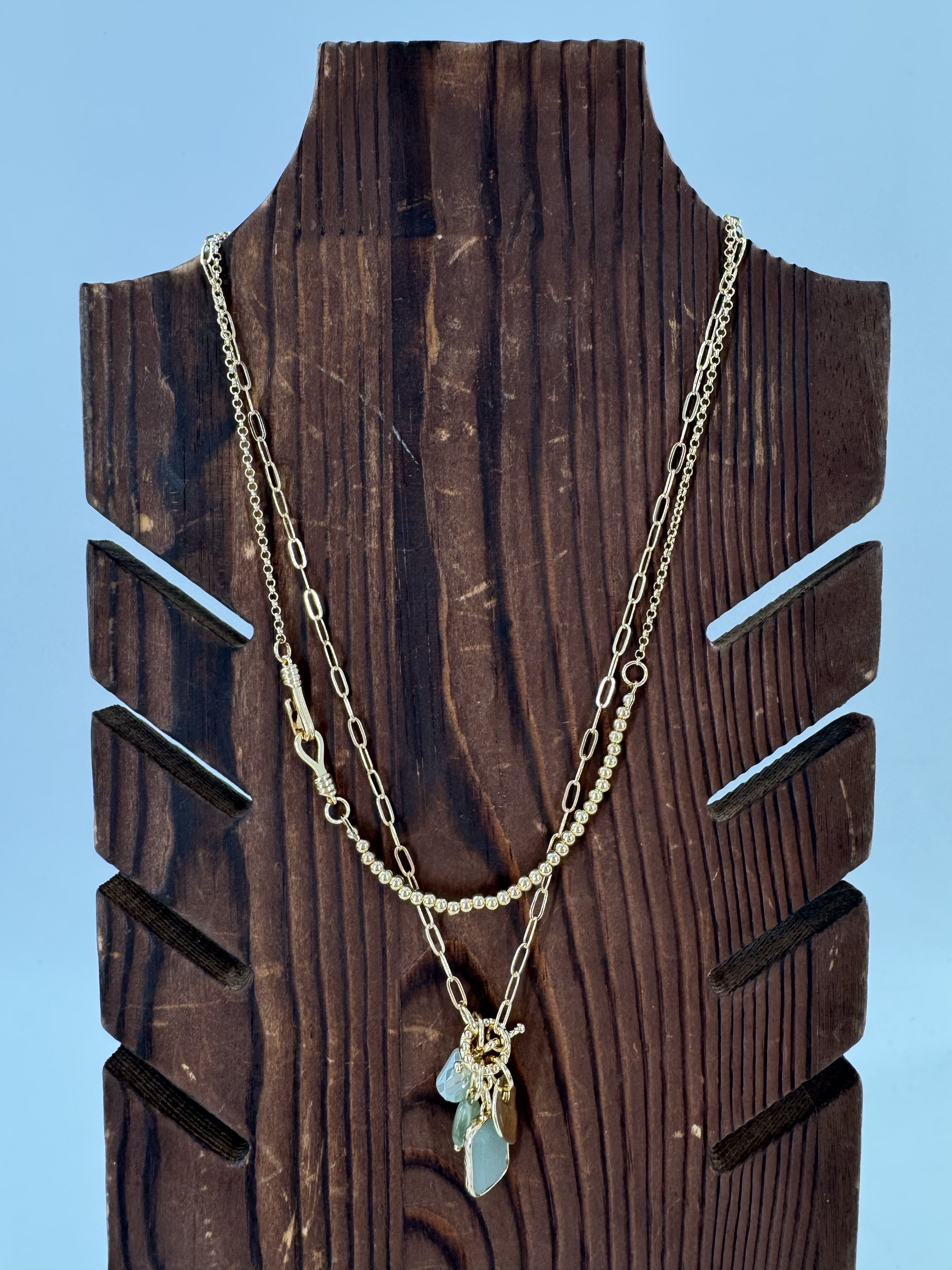 12" gold tone green stone pendant necklace