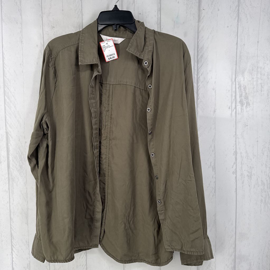 XL button down l/s top