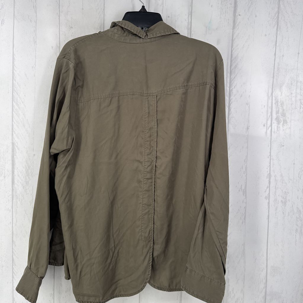 XL button down l/s top
