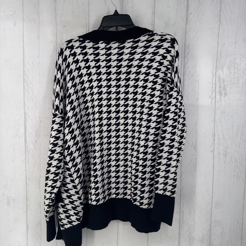 L houndstooth cardi w/ rhinestone buttons
