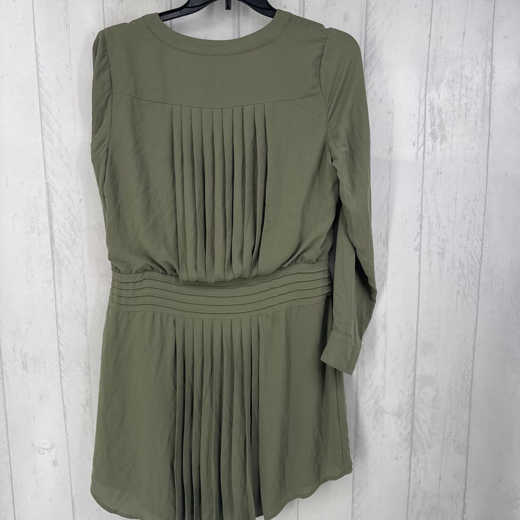 12 smocked v-neck l/s dress
