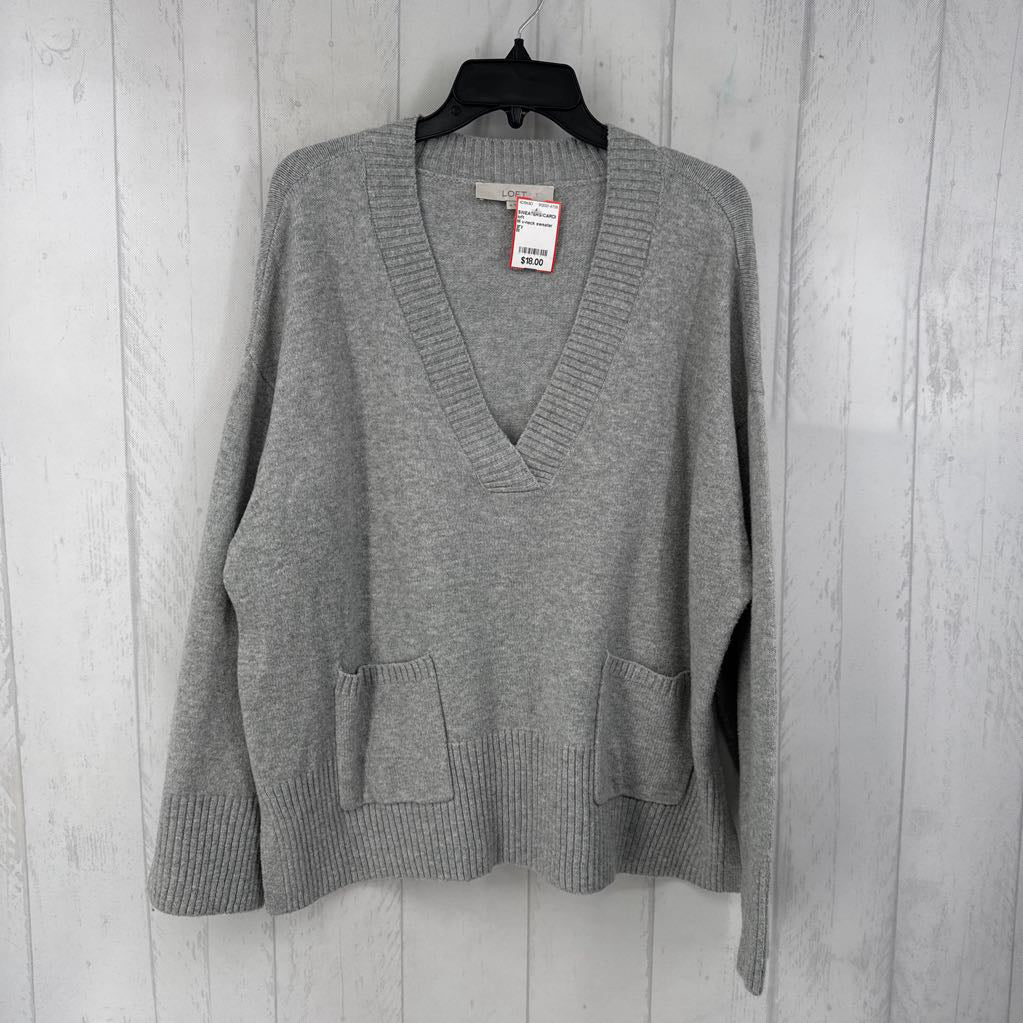 M v-neck sweater