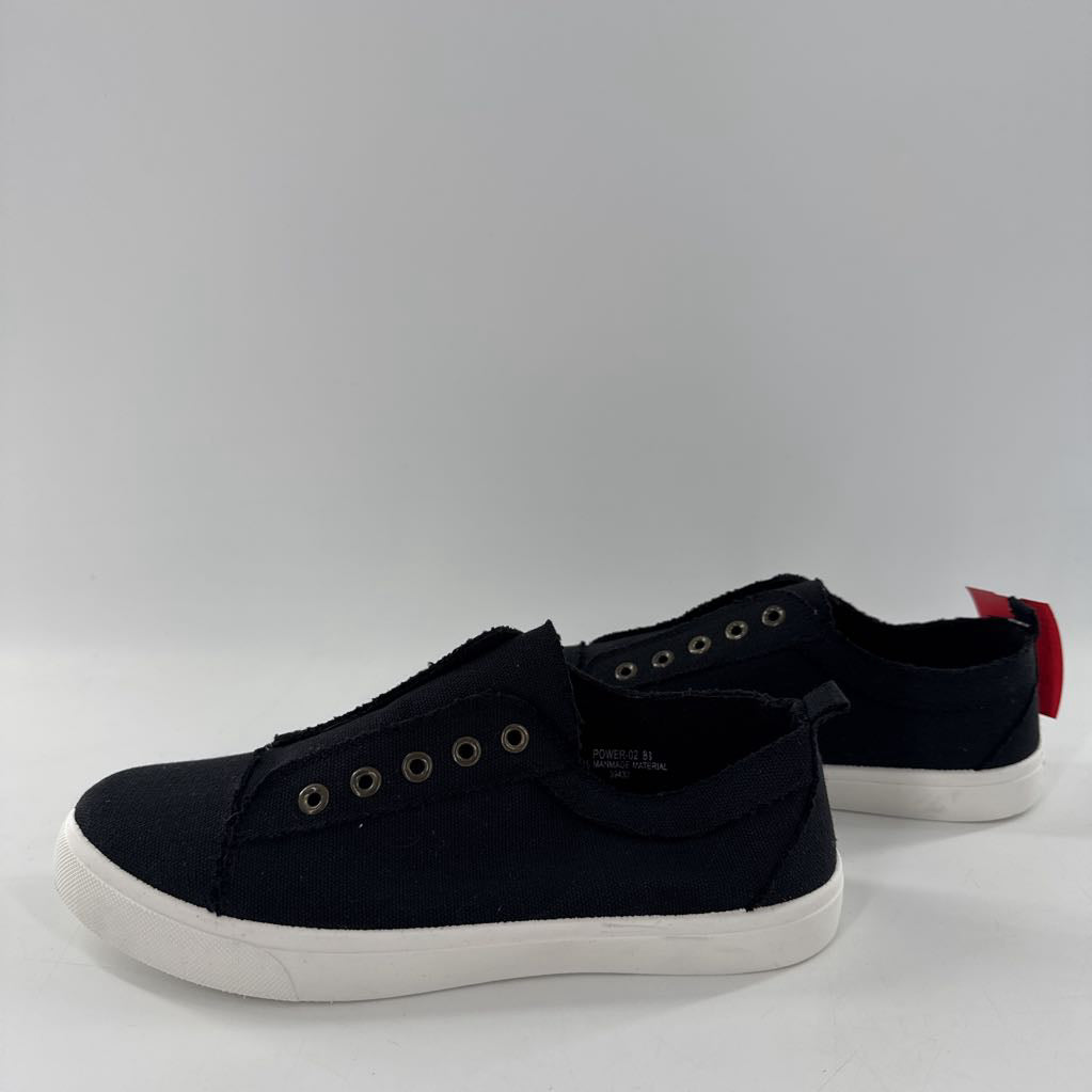 8.5 slip-on sneaker