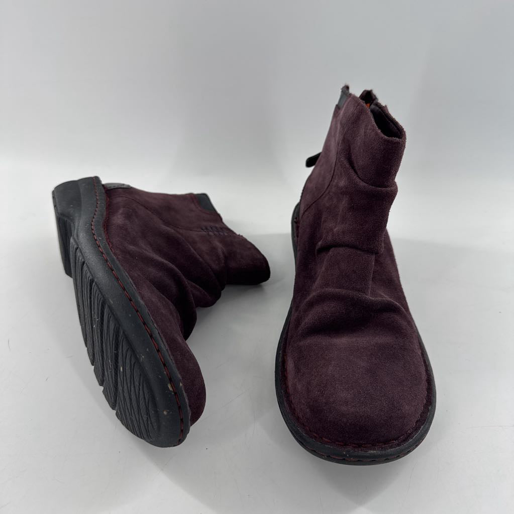 8.5 suede ankle boot