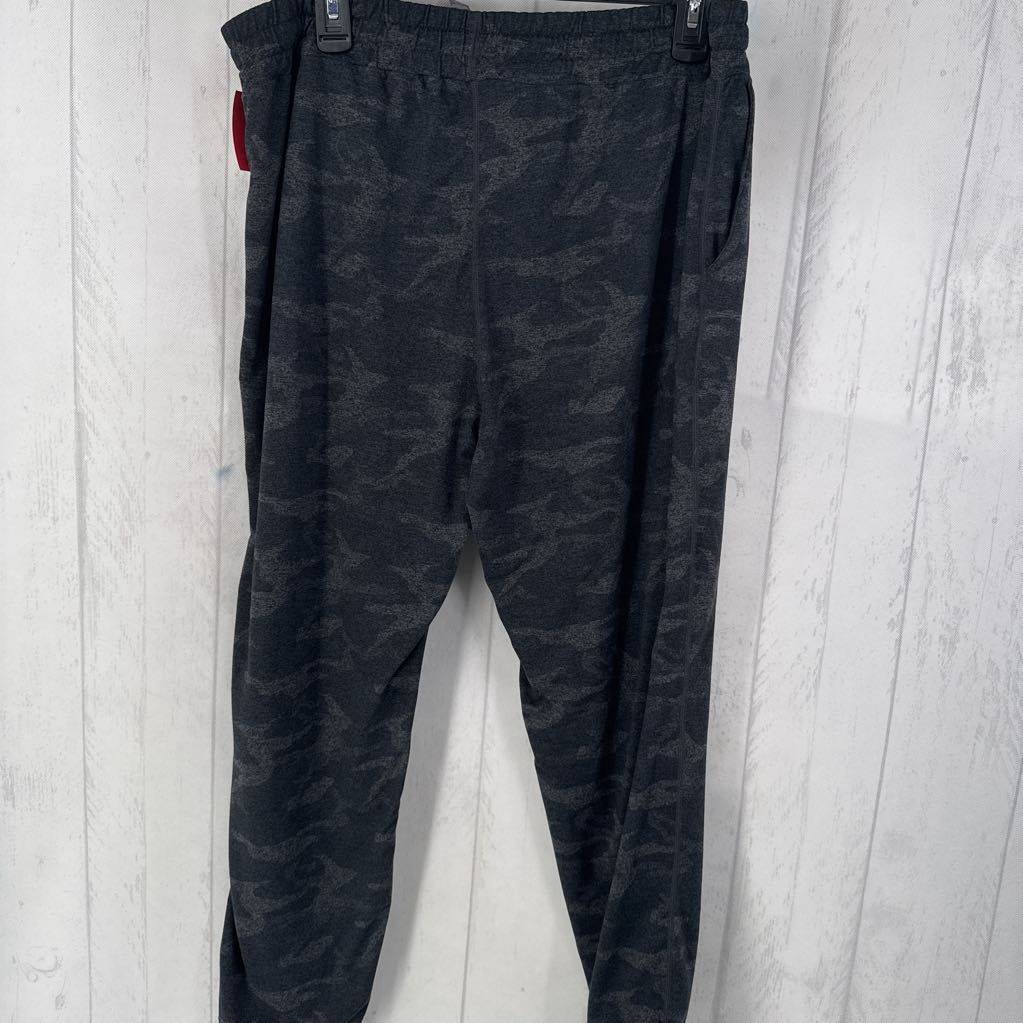 XL camo print joggers