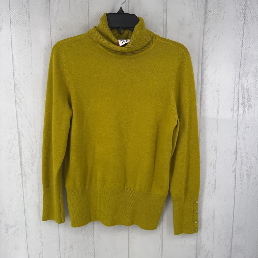 M t-neck sweater