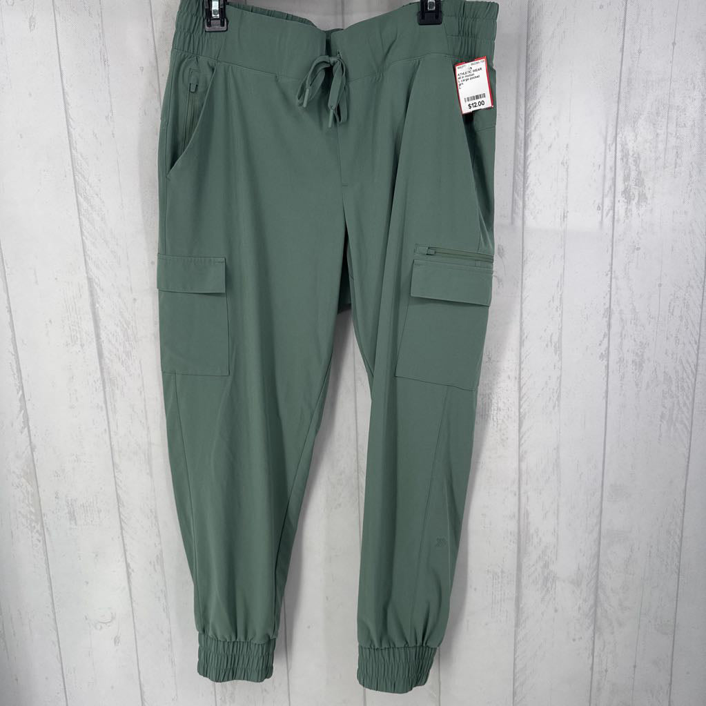 L cargo pocket joggers