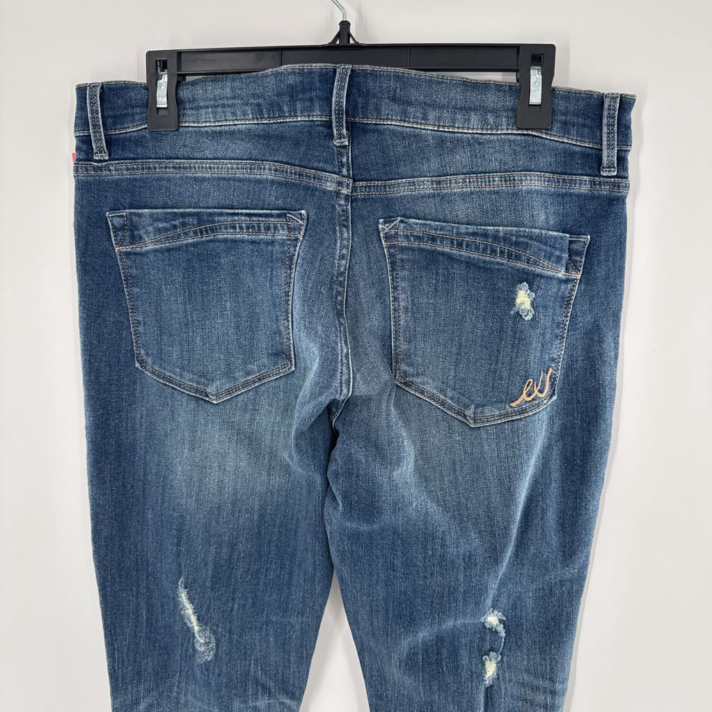 10 mid-rise super skinny jean