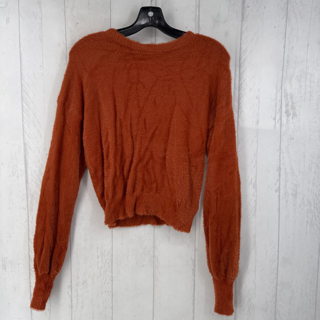 R70 XS eyelash crewneck sweater