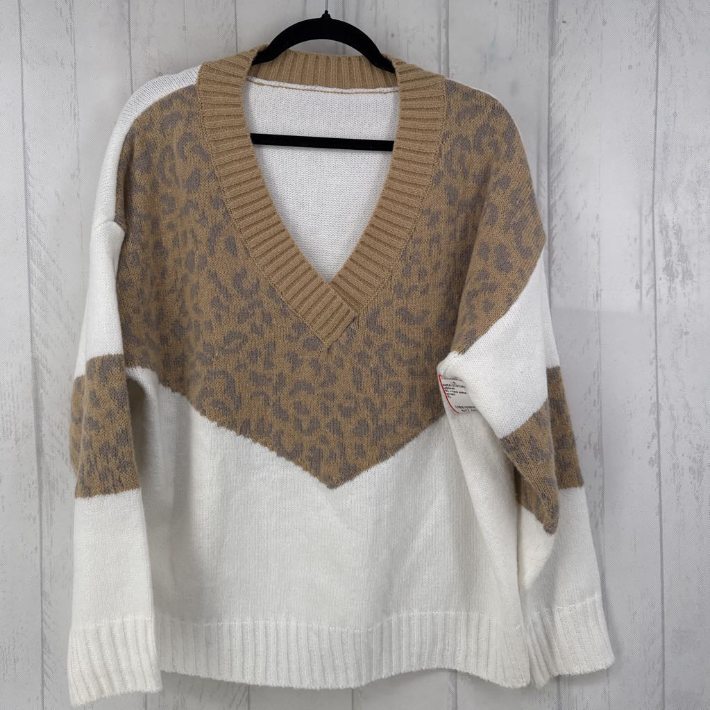 1XL v-neck animal print sweater