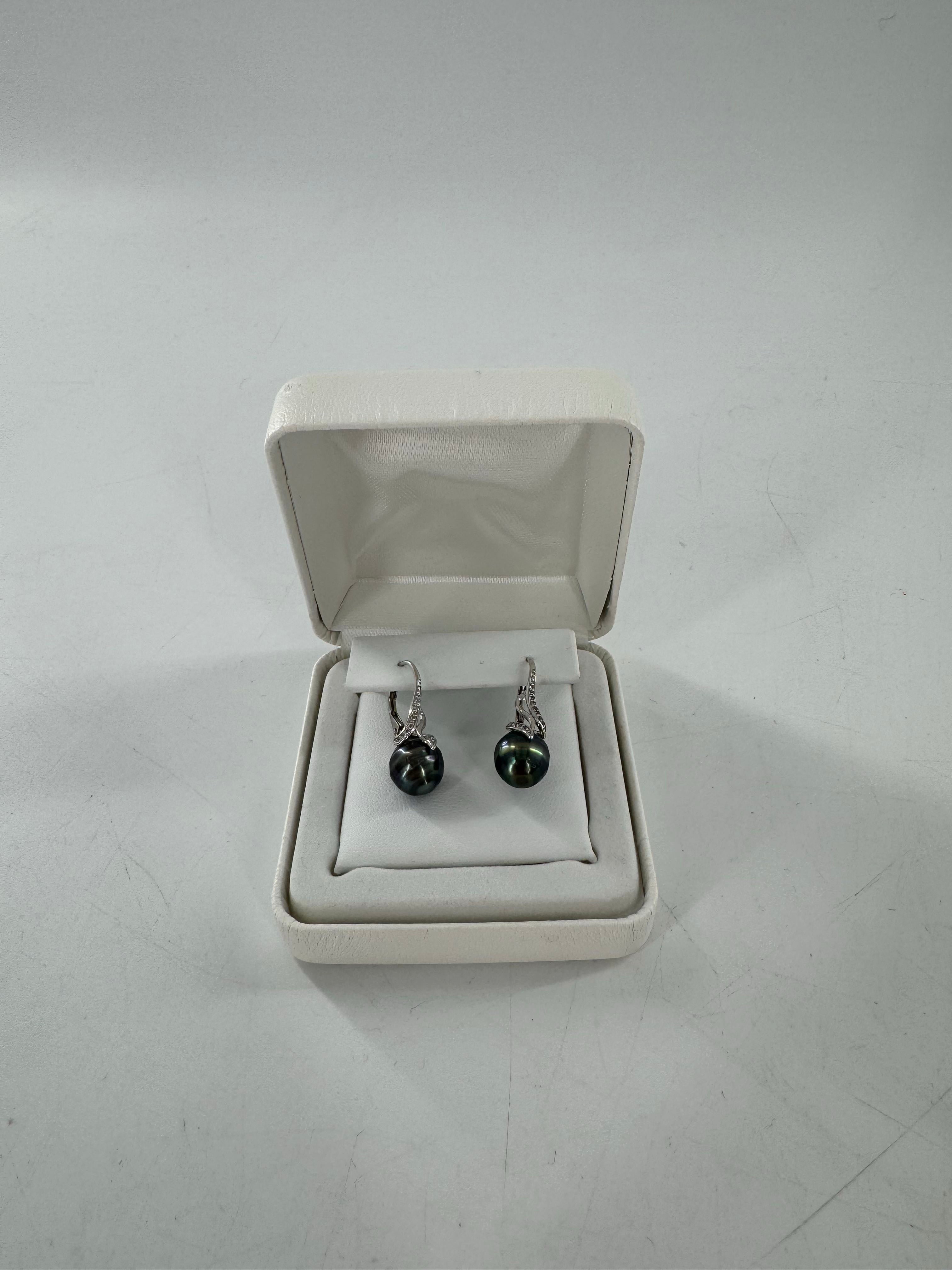 silvertone pearl drop earrings