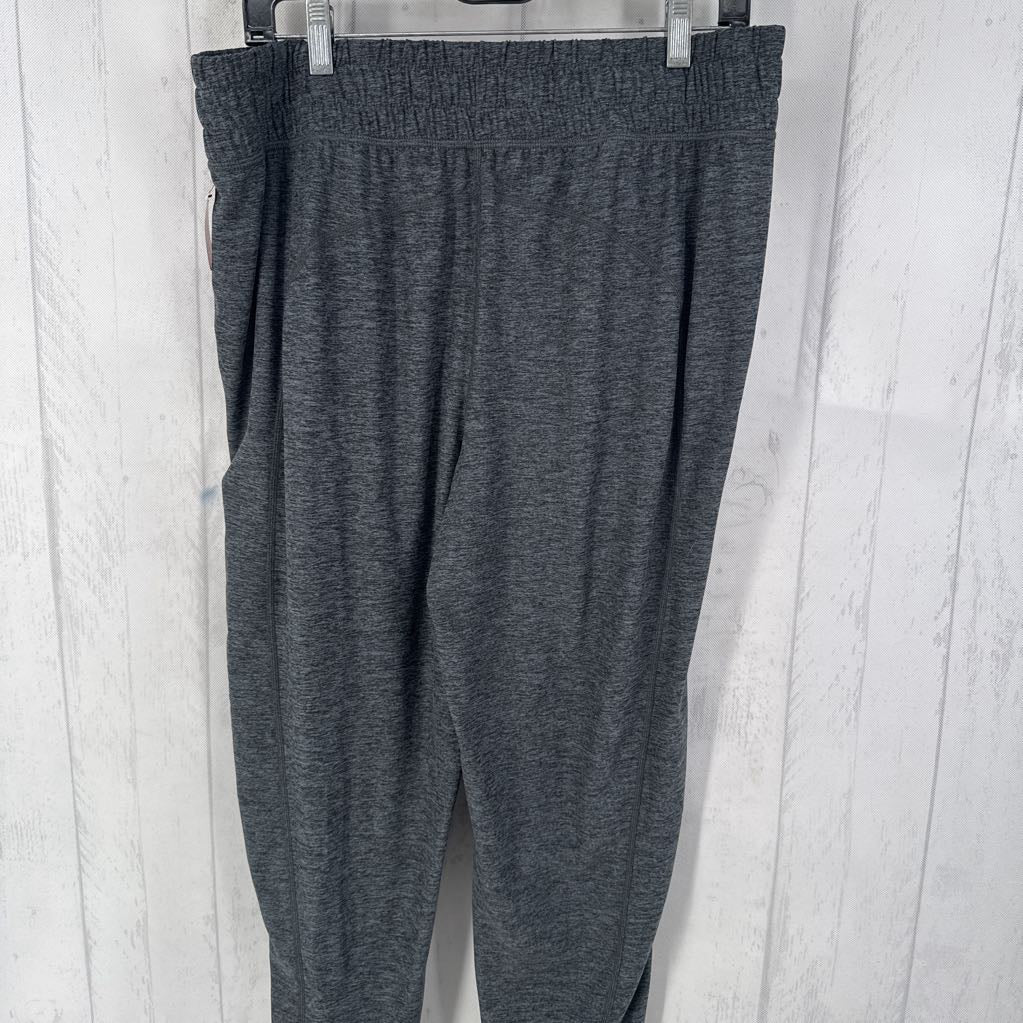 L pull-on joggers