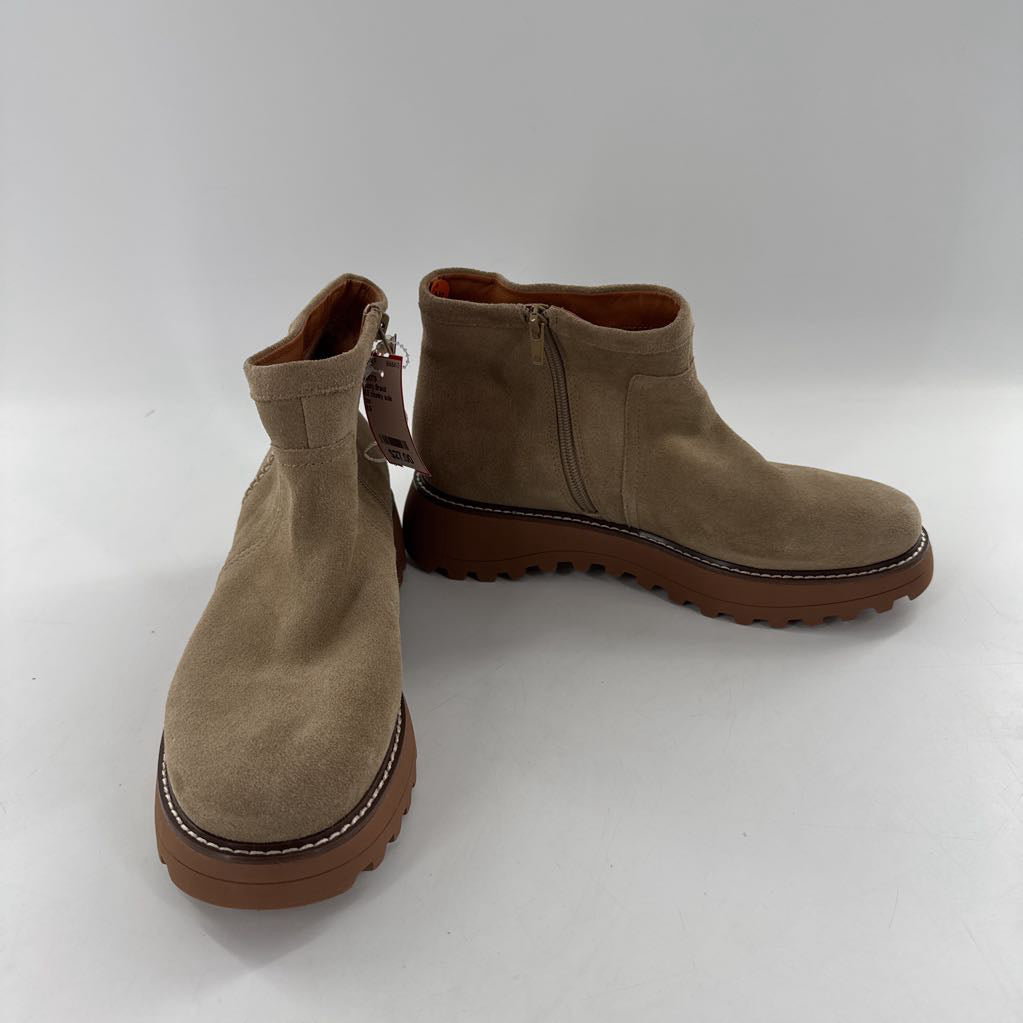 8.5 chunky sole suede boot