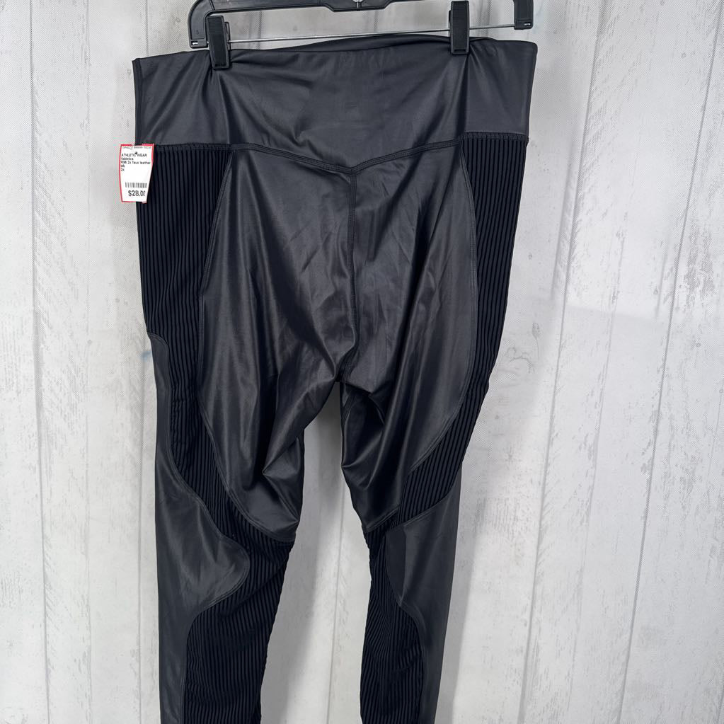 R95 2x faux leather leggings with ribbed/textured side panels