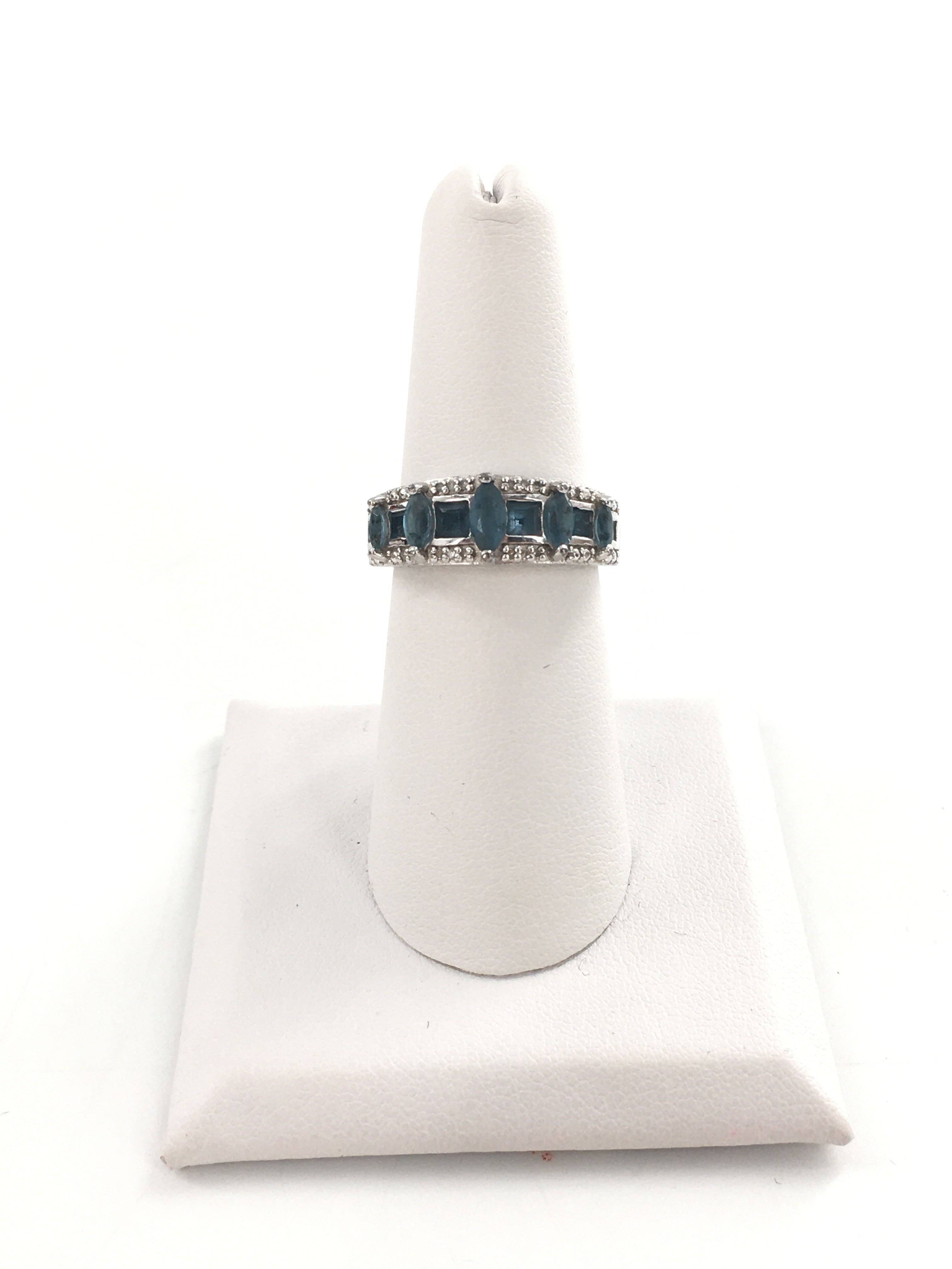 Sz 7 blue stones ring