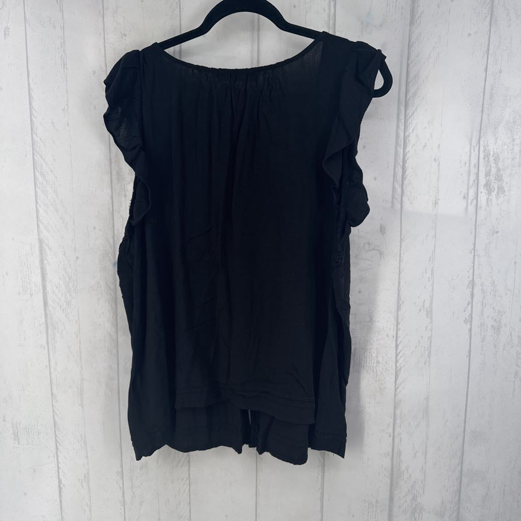 XXXL ruffle slv button pleated top