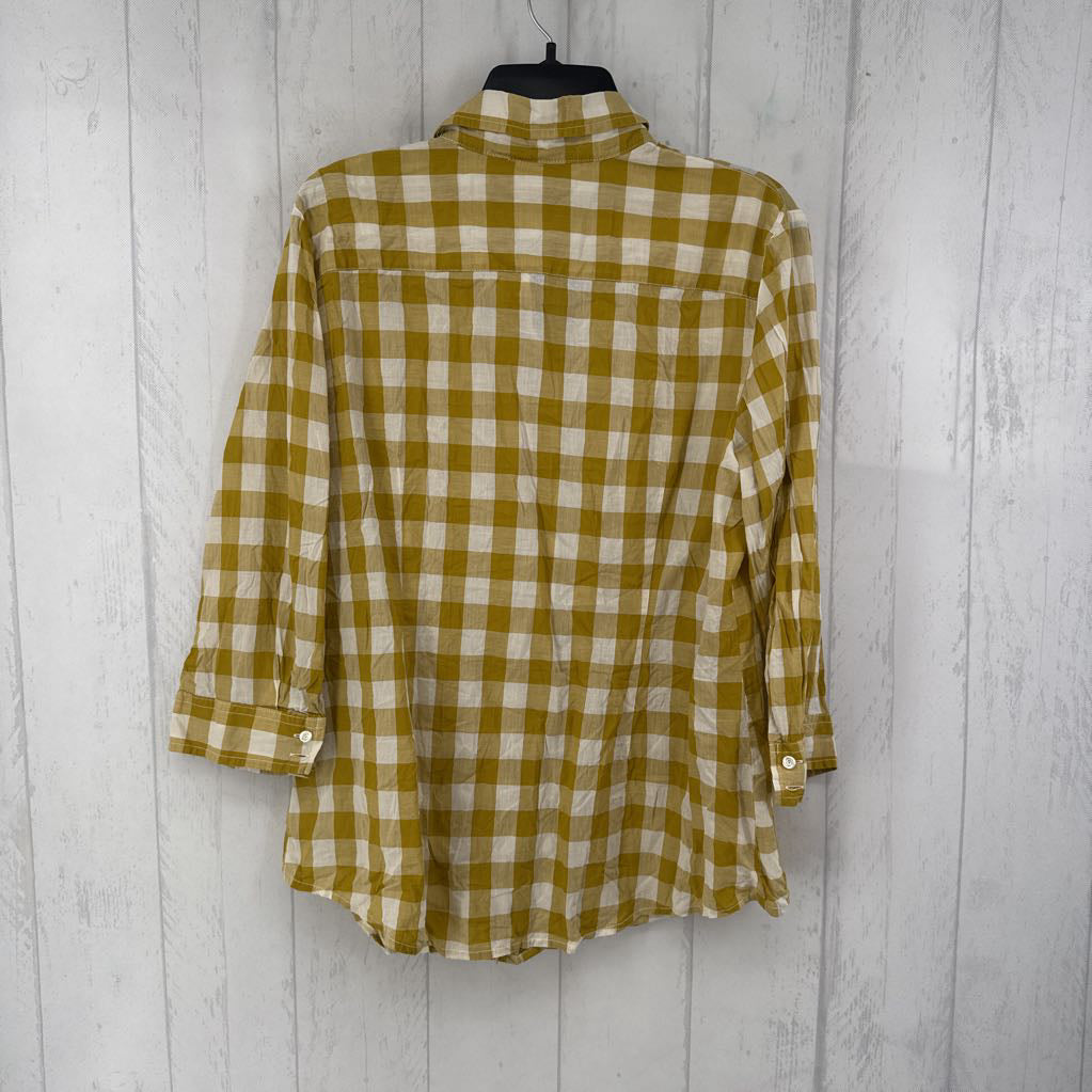 XL plaid ruffled button down l/s top