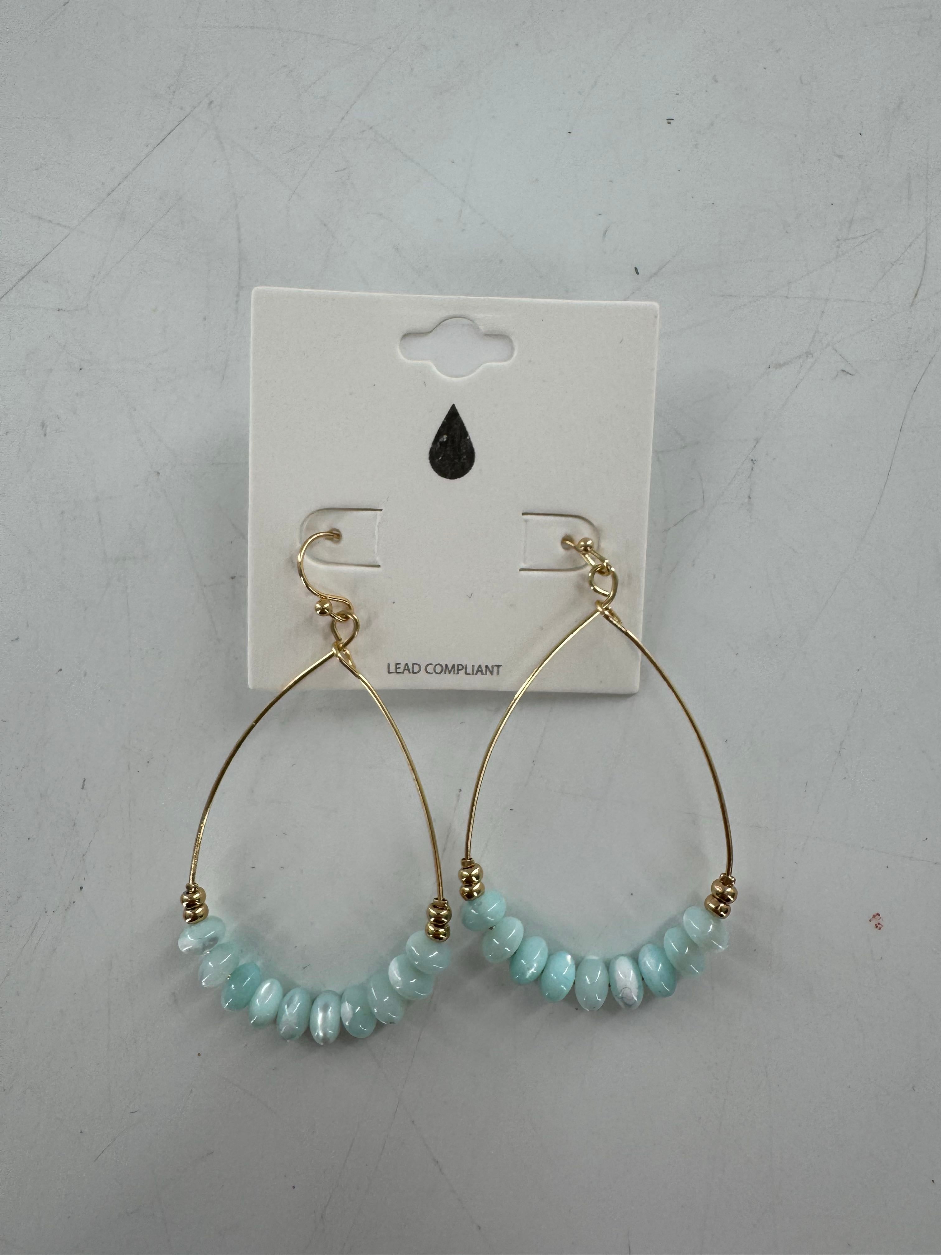 beaded open teardrop shape earrings-Lt blu