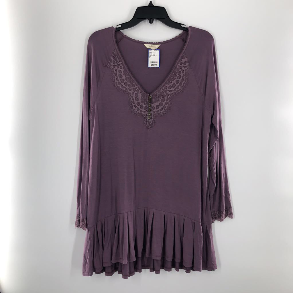 M lace detail v-neck l/s top