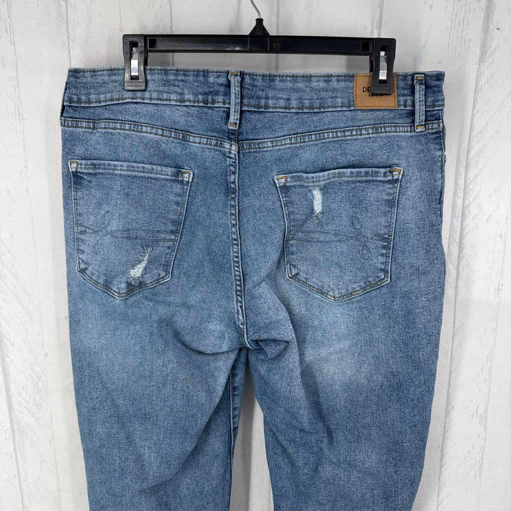 18 mid-rise boyfriend jean