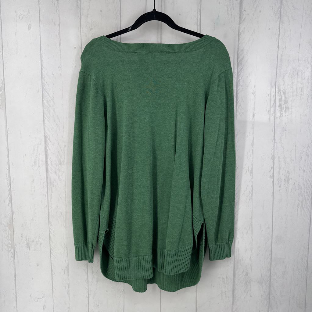 1X scoop neck tunic sweater