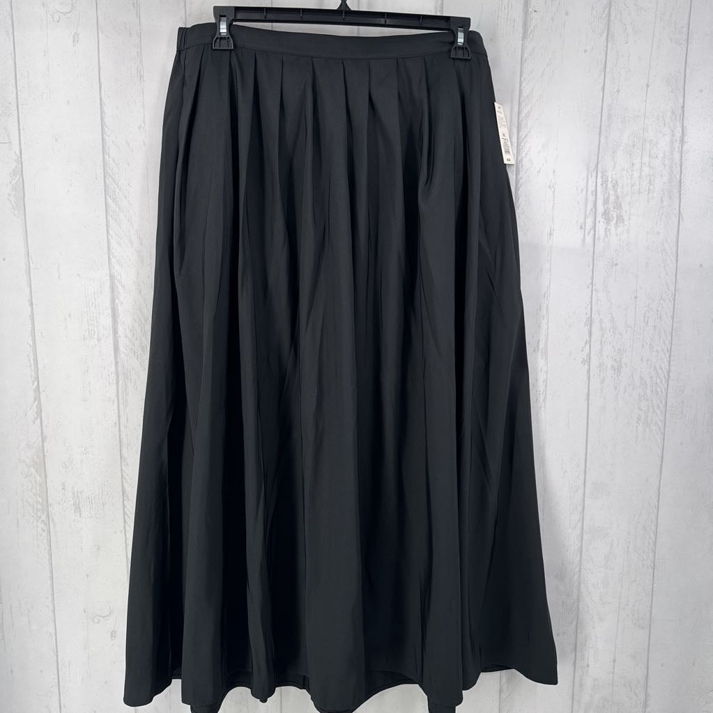 R30 XXL pull on pleated skirt
