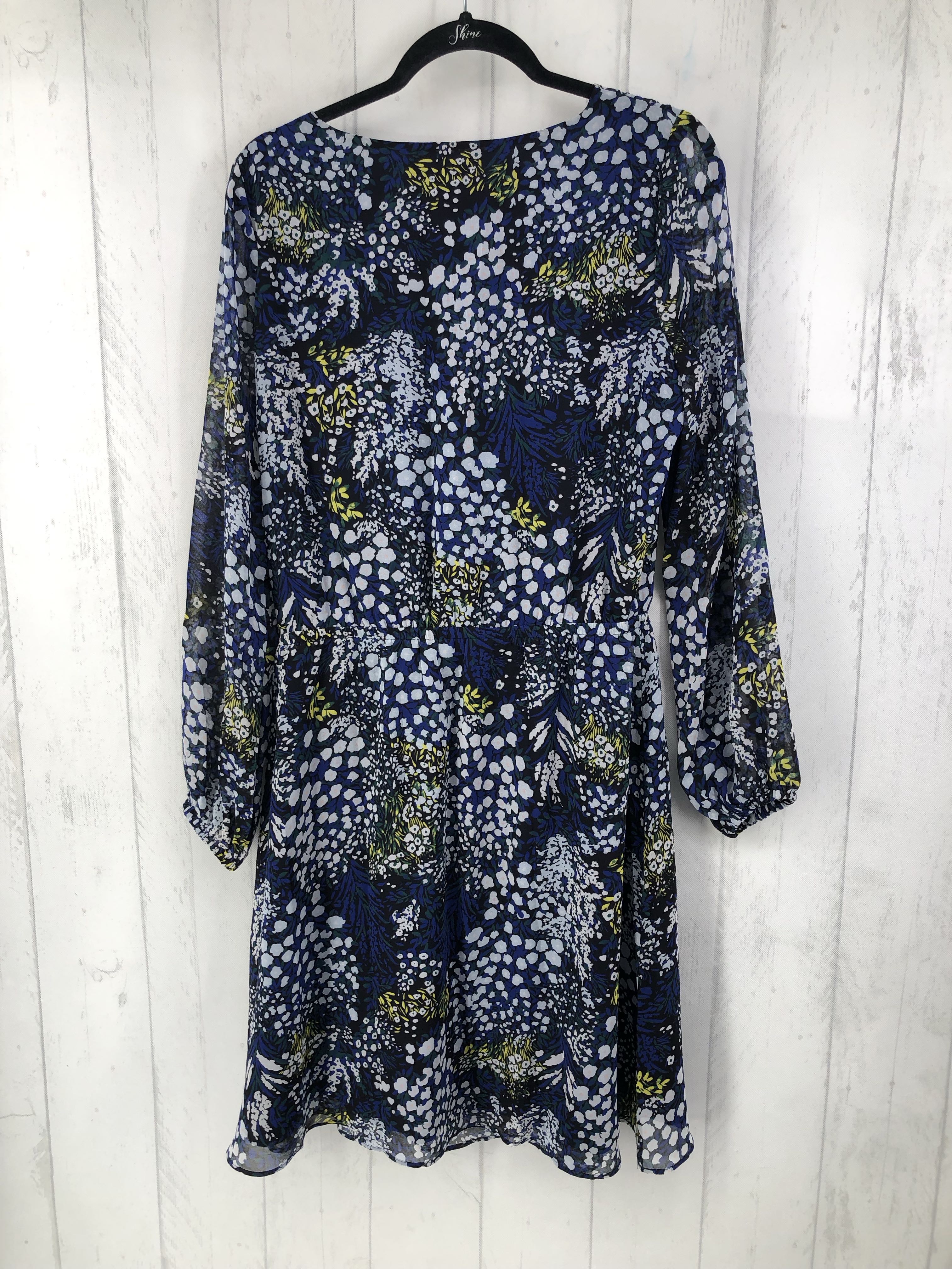 M flo print v-neck l/s dress