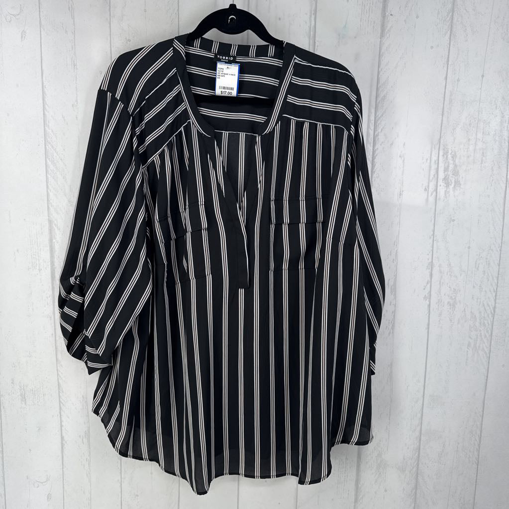 4X striped v-neck tab slv top