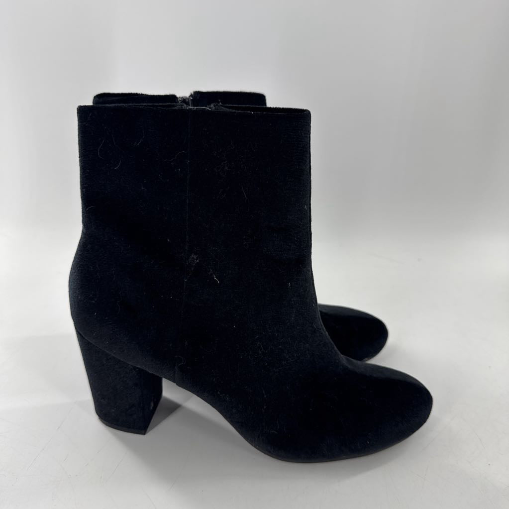 9 velour platform bootie
