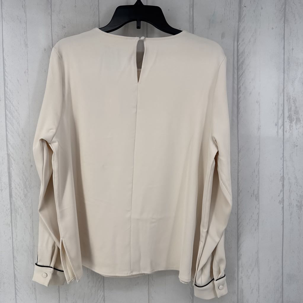 L front pocket l/s top