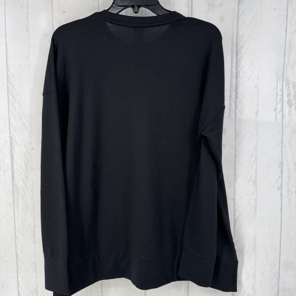 M crewneck l/s top