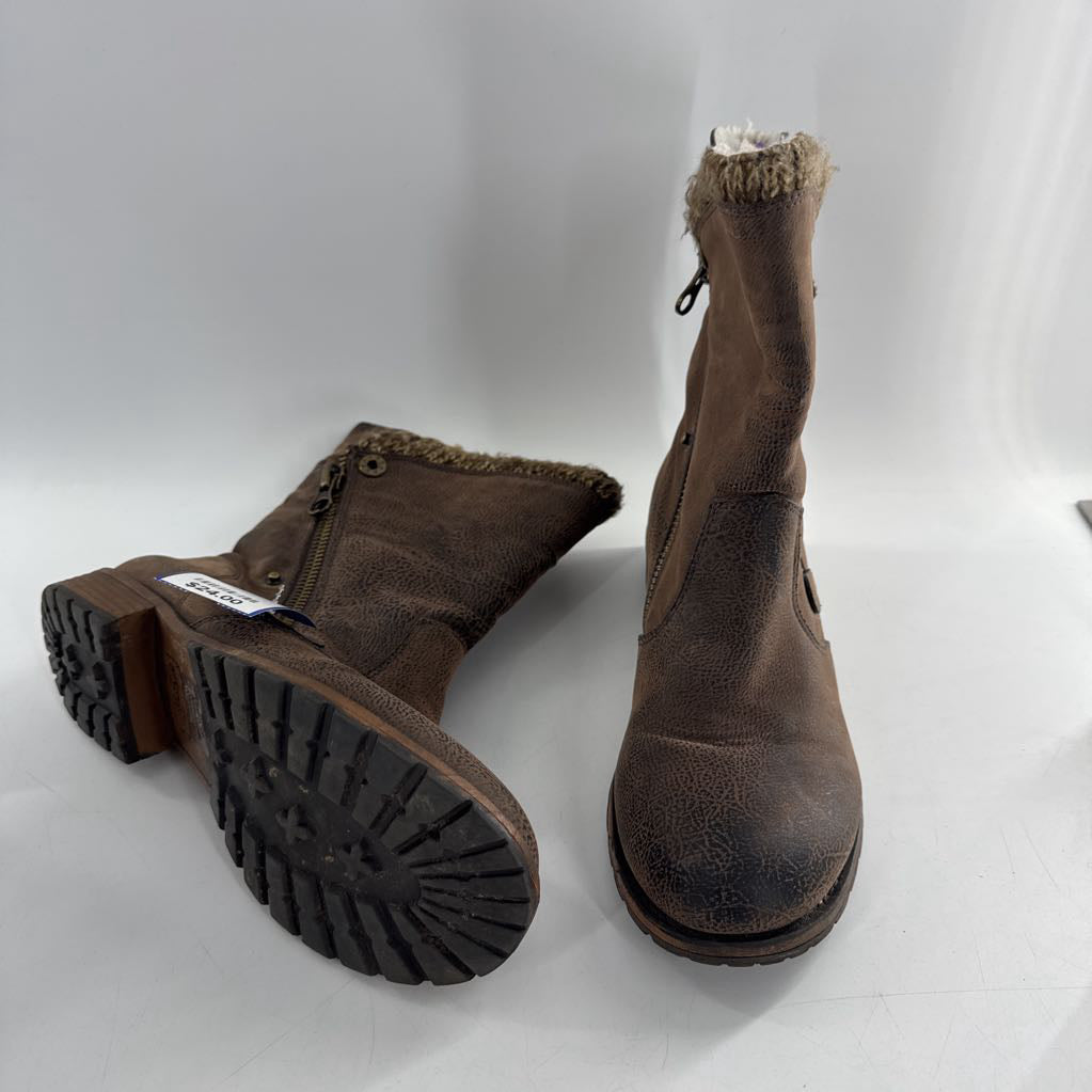 8 faux fur lined boot