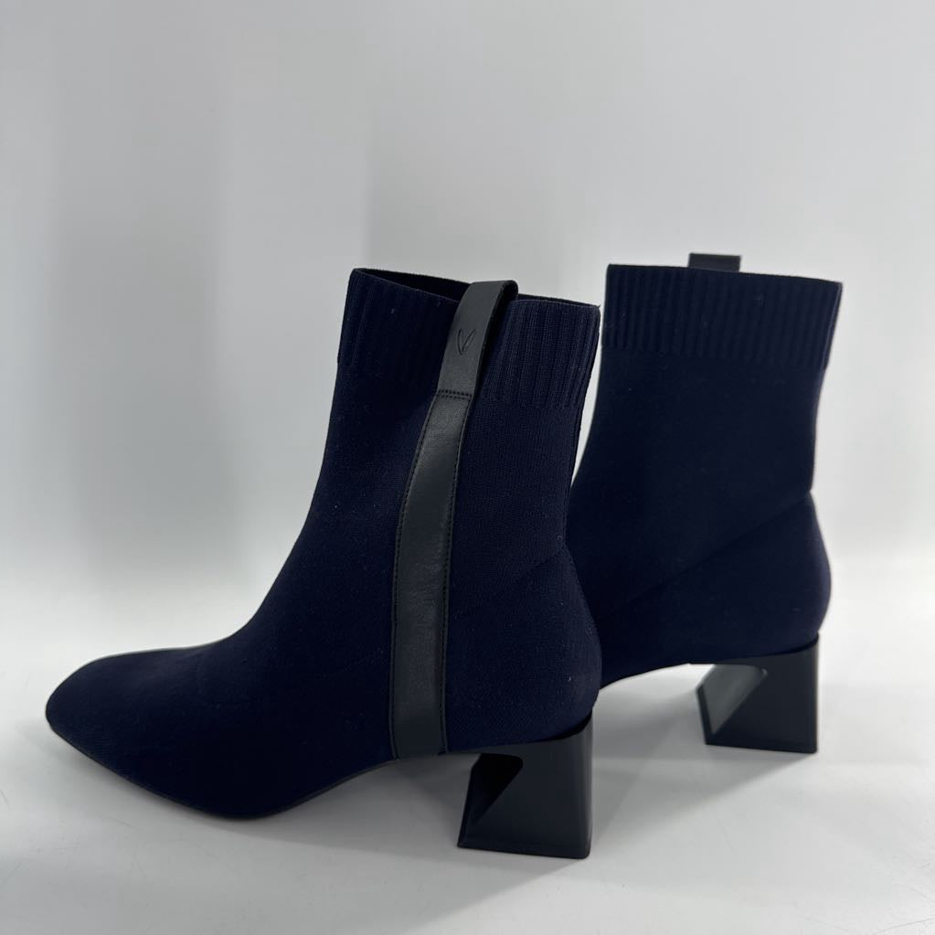 7.5 stretch knit boot