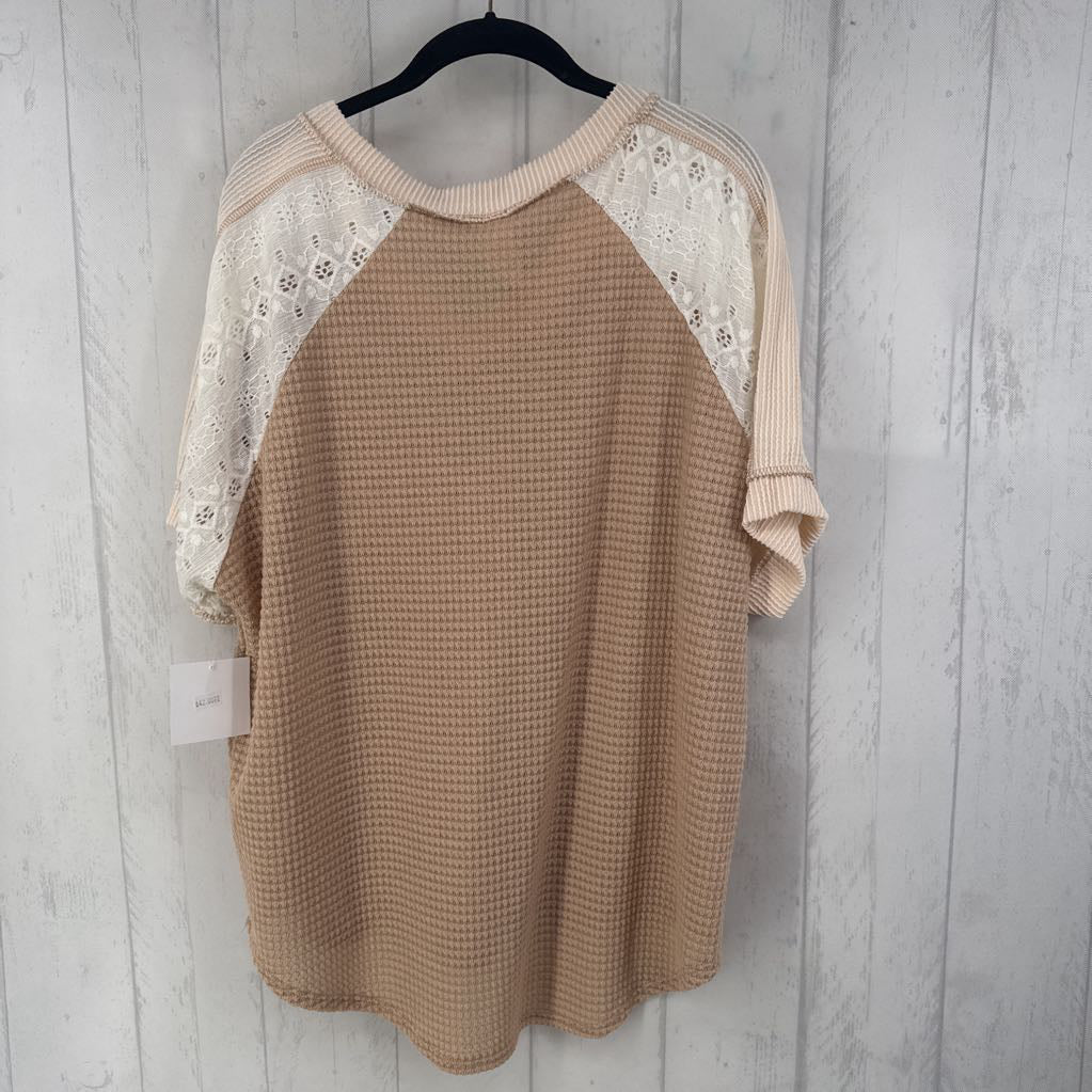 1x s/s waffle v-neck top