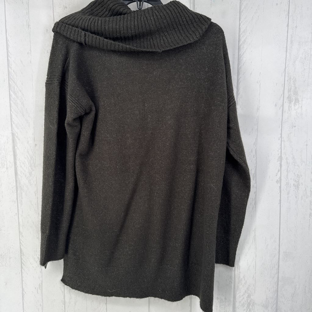 R60 M cowl neck sweater