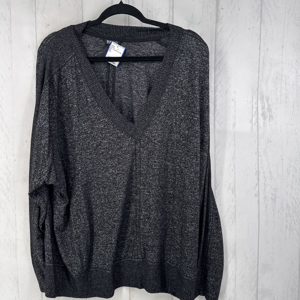 XXL v-neck l/s top