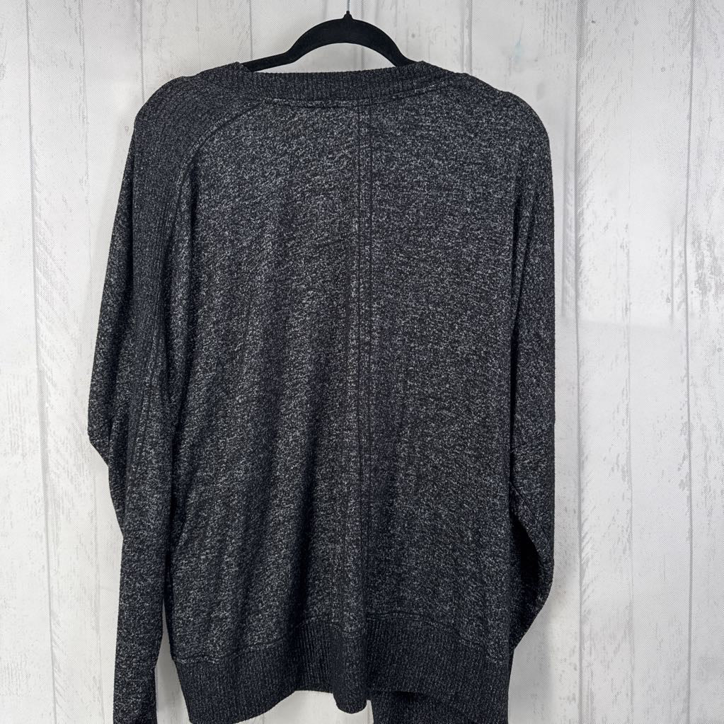 XXL v-neck l/s top