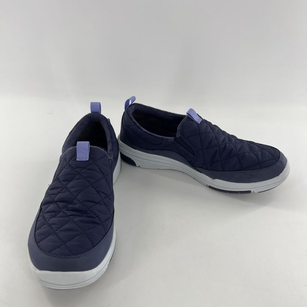 9.5 quilted slip-ons