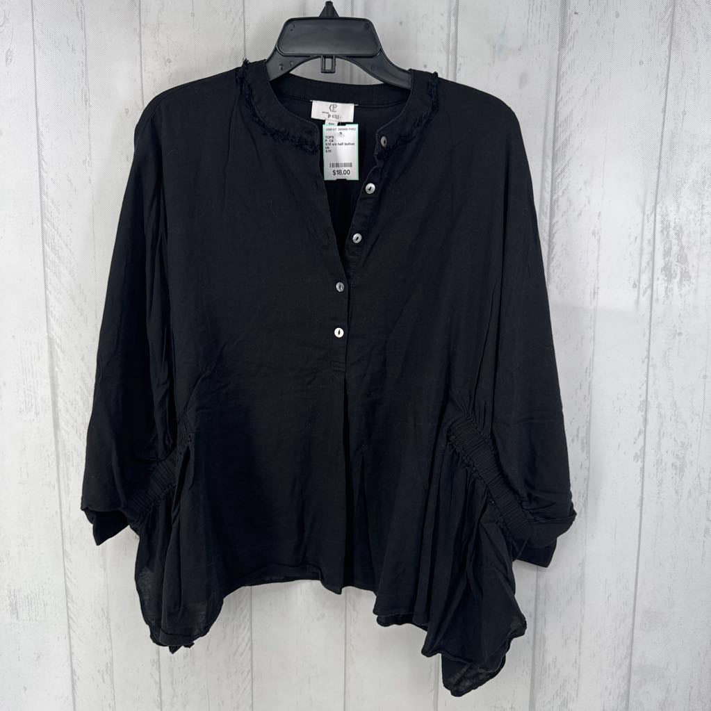 S/M s/s half button top