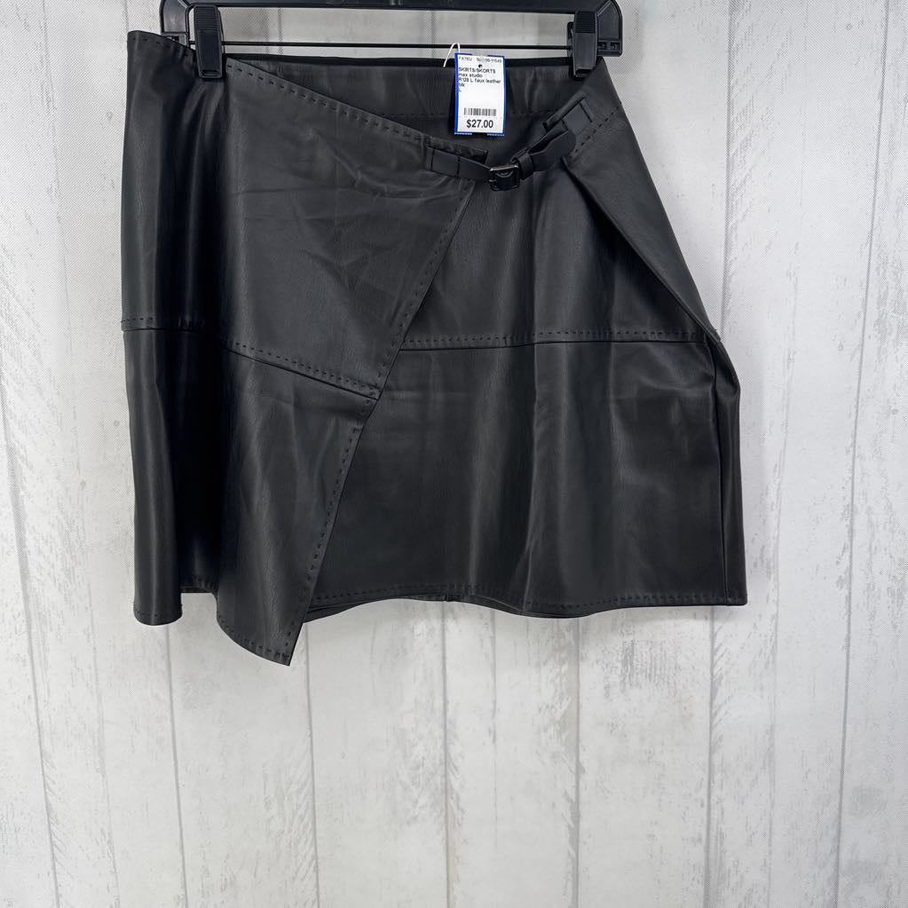 R128 L faux leather skirt