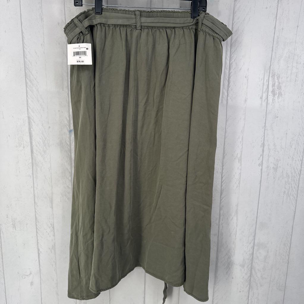 R36 3X belted button front skirt