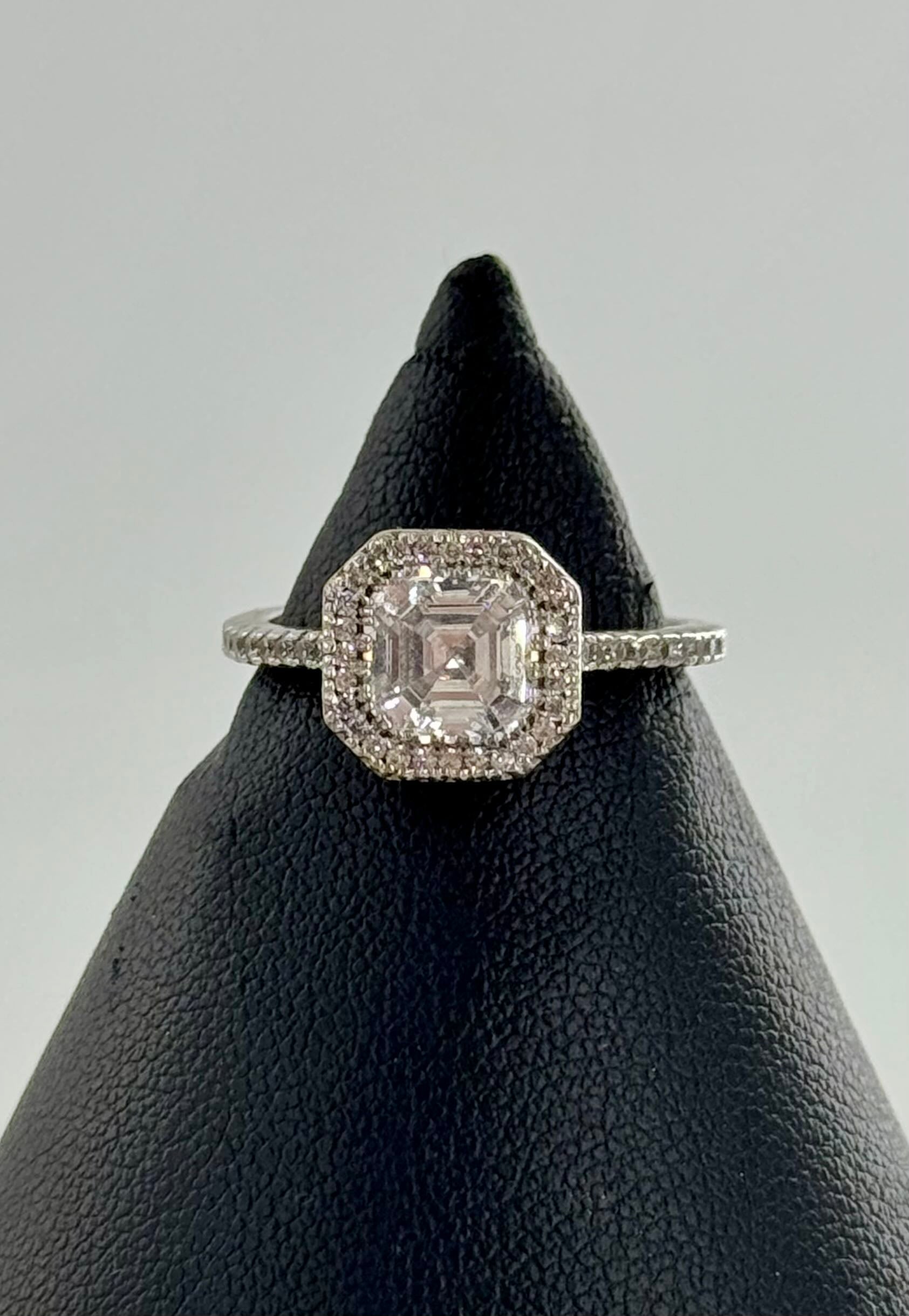 Sz 7 silver tone square CZ halo ring