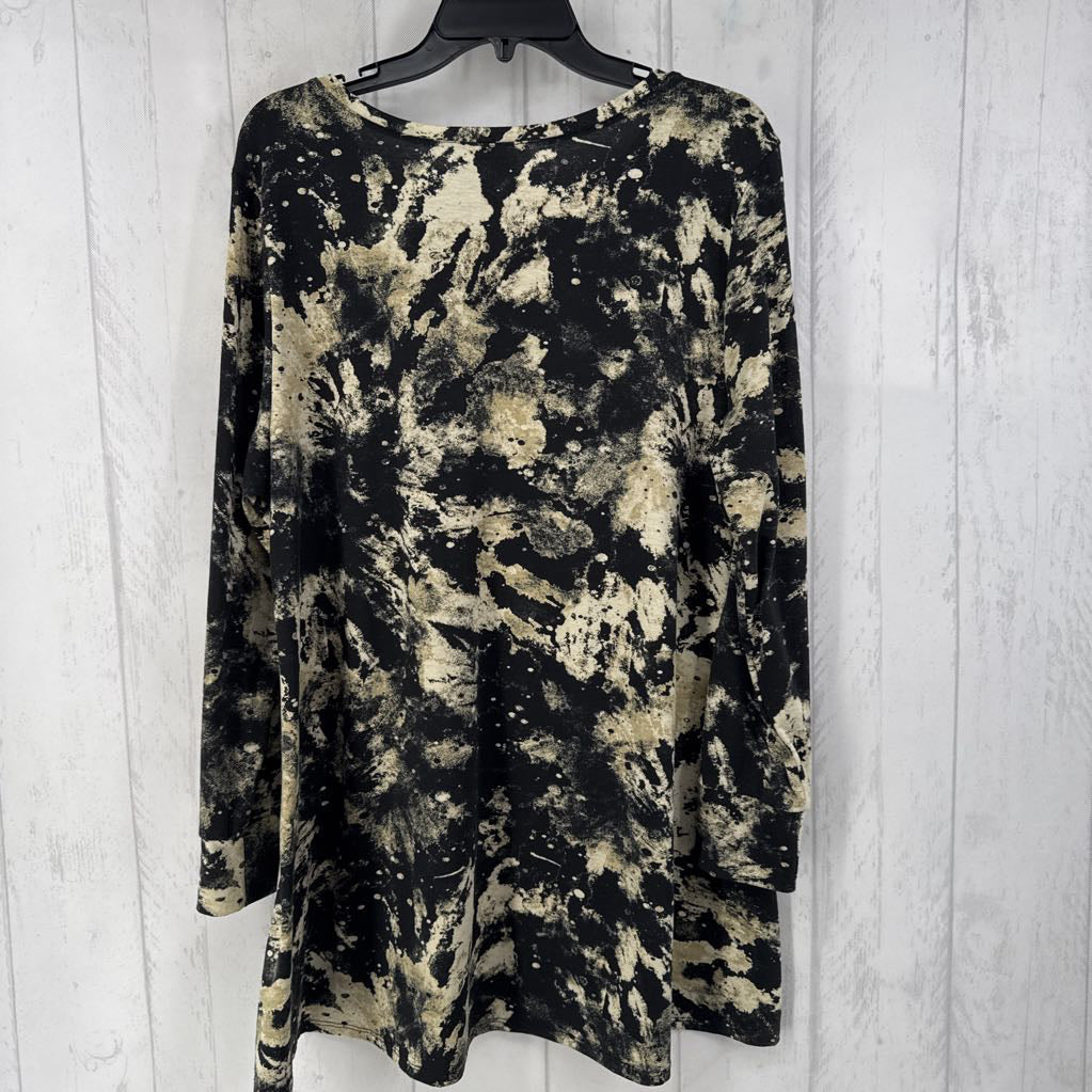 L tie-dye v-neck l/s top
