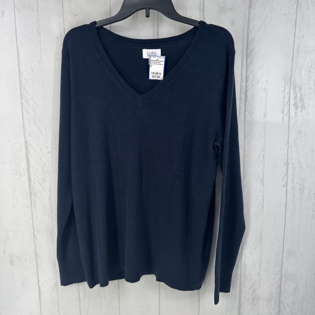 XL v-neck sweater
