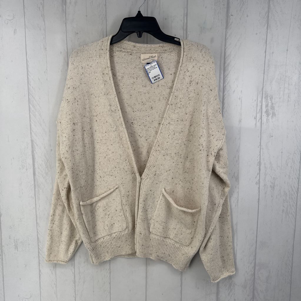 M v-neck buttoned cardi