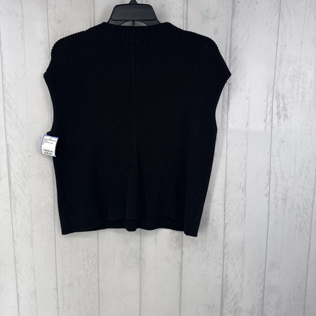 M sweater vest
