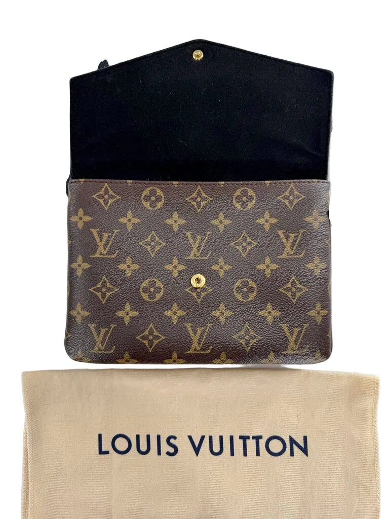 Louis Vuitton Monogram Twice crossbody w/ leather flap closure